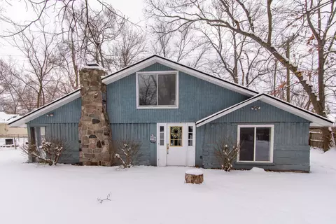 9161 Ashdown Ave, White Lake, MI 48386