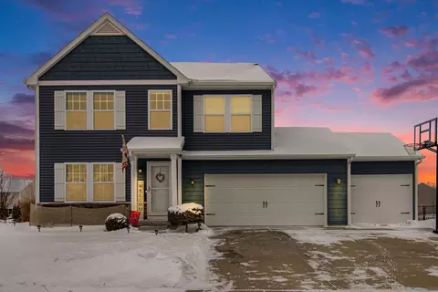 3725 Amber Oaks Dr, Howell, MI 48855