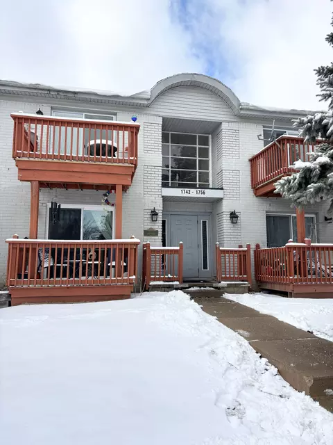 1754 Fort St #18, Trenton, MI 48183