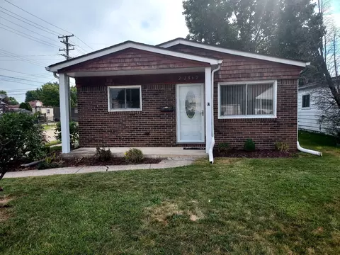 22862 Rein Ave, Eastpointe, MI 48021