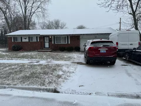 2625 Pall Mall Dr, Sterling Heights, MI 48310