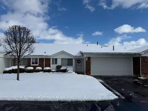 774 Country Club Dr, Saint Clair Shores, MI 48082