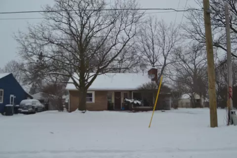 3708 Brown St, Flint, MI 48532
