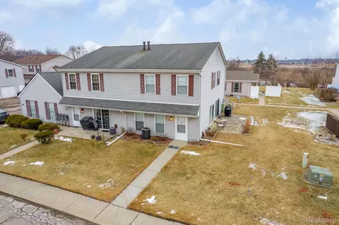 28402 Raleigh Crescent Dr, Chesterfield, MI 48051