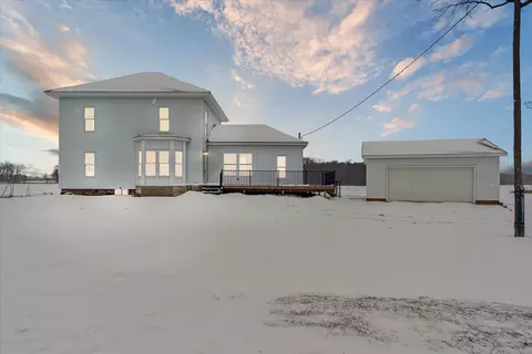 55 N Gregory Rd, Handy, MI 48836