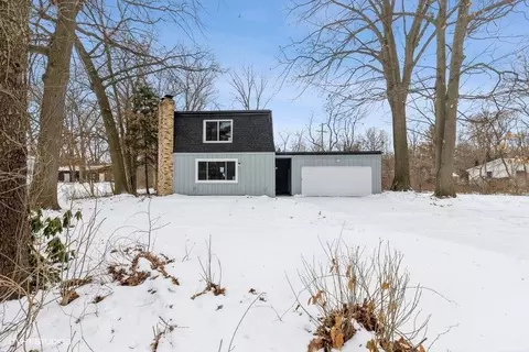 2635 Grace Rd, Fort Gratiot, MI 48059