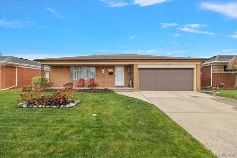 28317 Newland Dr, Warren, MI 48093