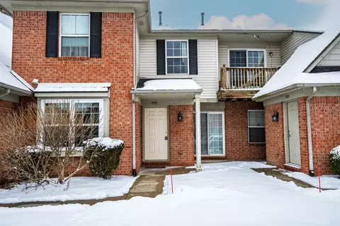 17185 Higdon Dr, Brownstown, MI 48193