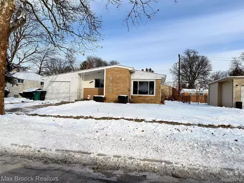 14530 Oak Park Blvd, Oak Park, MI 48237