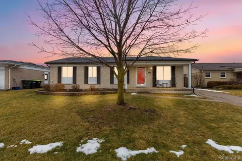 13219 Tonabee Dr, Sterling Heights, MI 48313