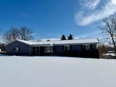 931 Mary Dr, Lapeer, MI 48446