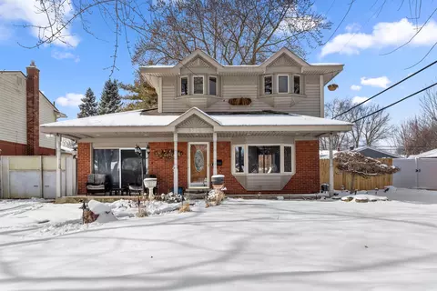 9700 Dudley St, Taylor, MI 48180