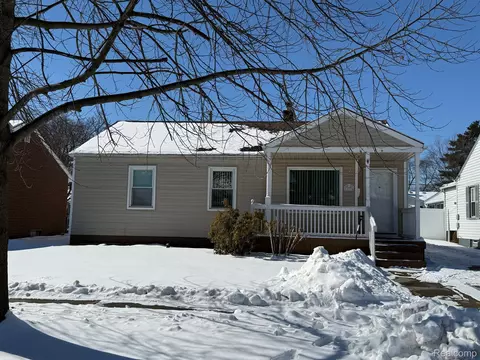 12736 Agnes St, Southgate, MI 48195