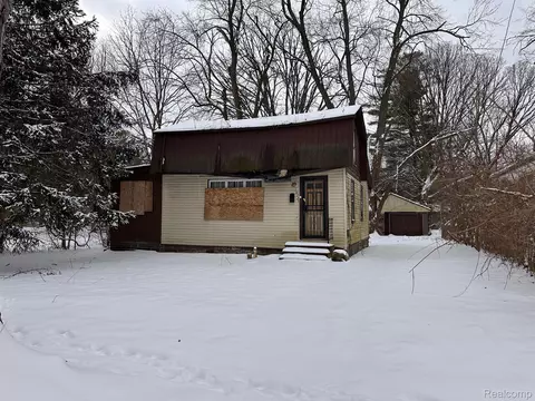 19725 Cooley St, Detroit, MI 48219