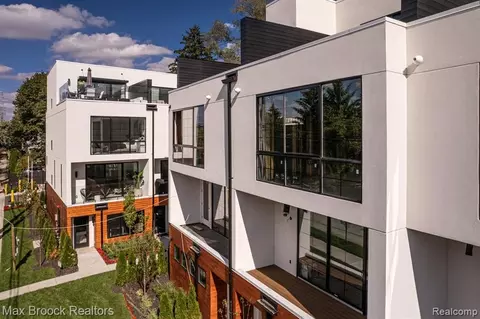 533 E Harrison Ave #19, Royal Oak, MI 48067