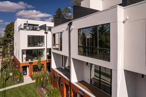 533 E Harrison Ave #21, Royal Oak, MI 48067