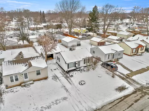 6178 Harold St, Taylor, MI 48180