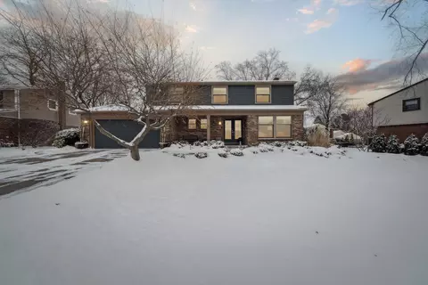15946 Winchester Dr, Northville, MI 48168