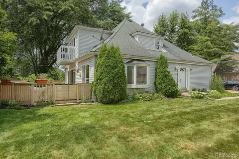 50928 Redwood Ln, New Baltimore, MI 48047