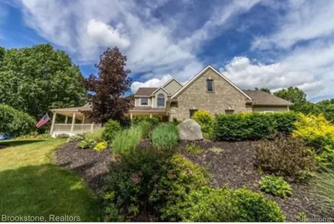 2155 Hidden Lake Trl, Brandon, MI 48462