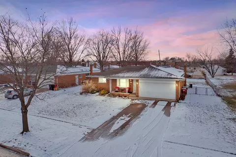 30441 Progress St, Roseville, MI 48066