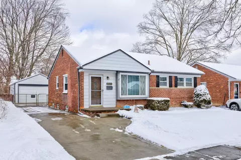 526 W Sunnybrook Dr, Royal Oak, MI 48073
