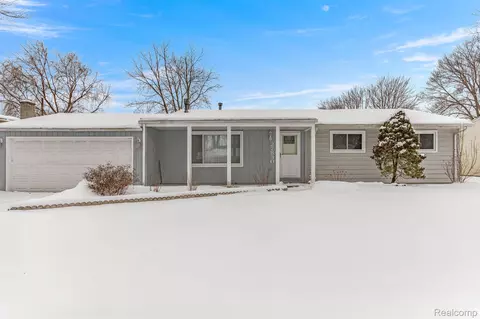 27830 Ponchartrain St, Harrison, MI 48045