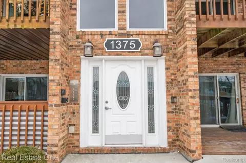 1375 Harbour Blvd #123, Trenton, MI 48183