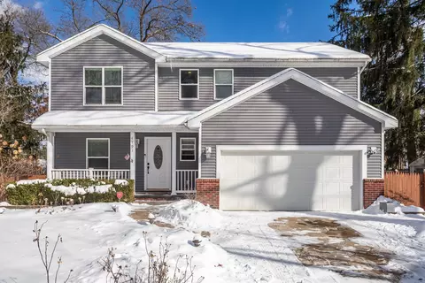 4191 Hillcrest Cir, West Bloomfield, MI 48323