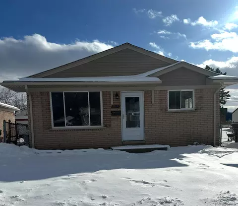 29021 Cambridge St, Garden City, MI 48135