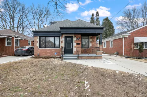 6872 N Silvery Ln, Dearborn Heights, MI 48127