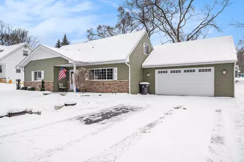 109 E Caledonia St, Howell, MI 48843