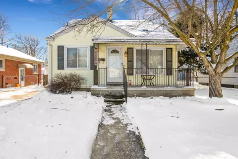 20204 Rosedale St, Saint Clair Shores, MI 48080