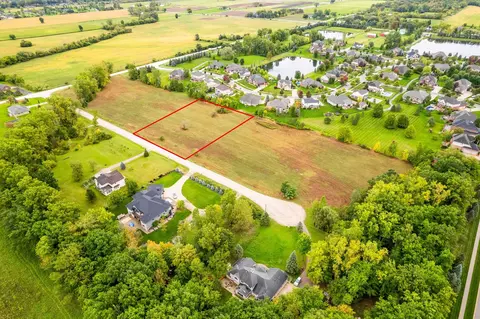 13374 Cousin Crt Ct, Washington, MI 48094