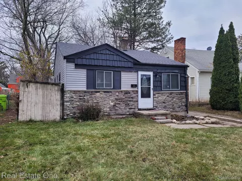 101 E Colgate Ave, Pontiac, MI 48340