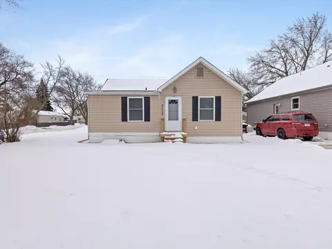 19820 E 14 Mile Rd, Roseville, MI 48066