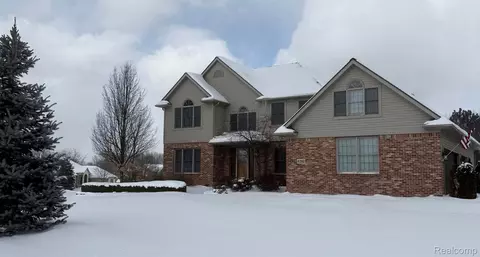 8262 Old Hbr, Grand Blanc, MI 48439