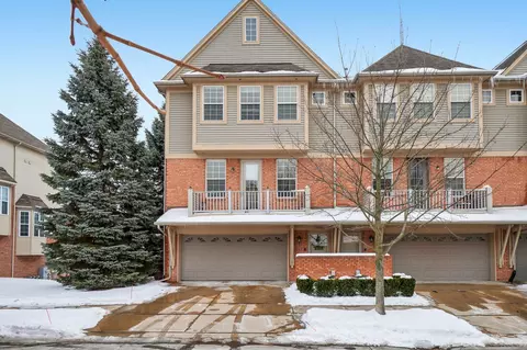 56706 Longhorn Dr, Shelby Township, MI 48316