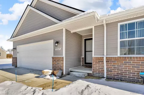 10169 Swan Lake Cir, Ypsilanti, MI 48197