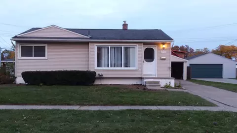 2730 Kenmore Rd, Berkley, MI 48072