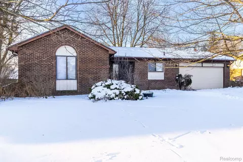 17347 Lincoln Dr, Southfield, MI 48076