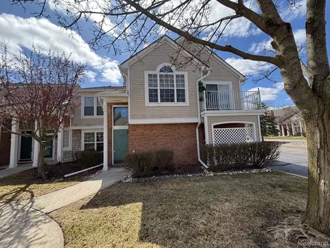 56530 Scotland Blvd, Shelby Township, MI 48316