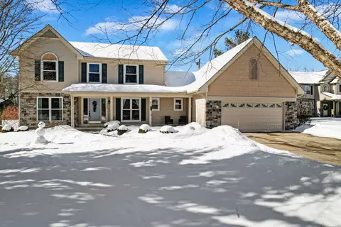 2926 Waldon Park Dr, Orion, MI 48359