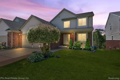3481 Silver Stone Dr, Milford, MI 48380