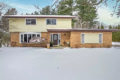 435 Pine Brae St, Ann Arbor, MI 48105