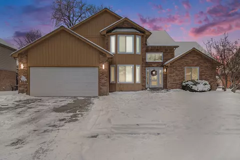 20890 Wolf Dr, Macomb, MI 48044