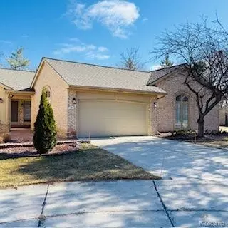 43179 W Kirkwood Dr, Clinton Township, MI 48038