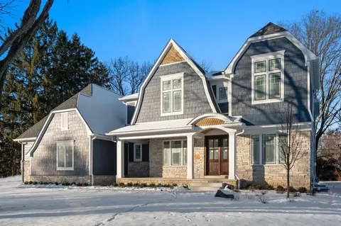 3130 Middlebury Ln, Bloomfield Hills, MI 48301