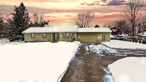 11050 Jennings Rd, Fenton, MI 48430