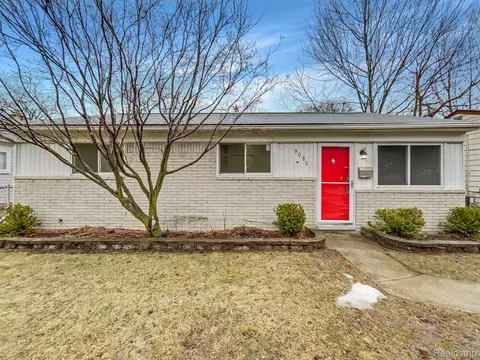 9085 Robert St, Taylor, MI 48180